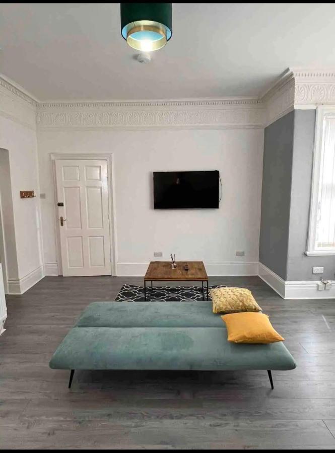Lovely 1-Bedroom Apartment, Free Street Parking Ньюкасл-апон-Тайн Екстер'єр фото