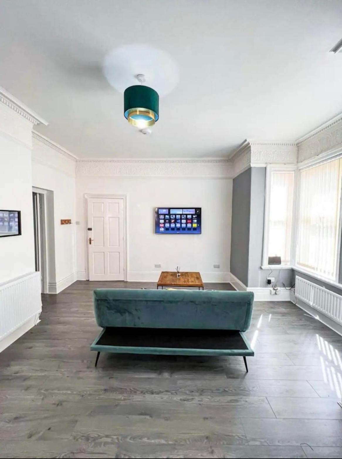 Lovely 1-Bedroom Apartment, Free Street Parking Ньюкасл-апон-Тайн Екстер'єр фото