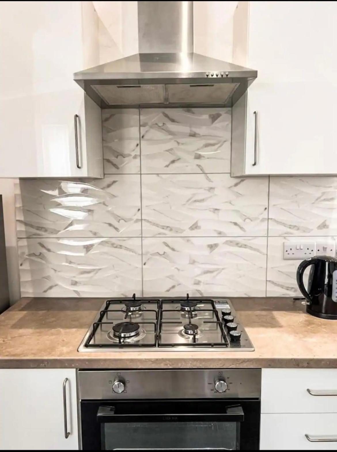 Lovely 1-Bedroom Apartment, Free Street Parking Ньюкасл-апон-Тайн Екстер'єр фото